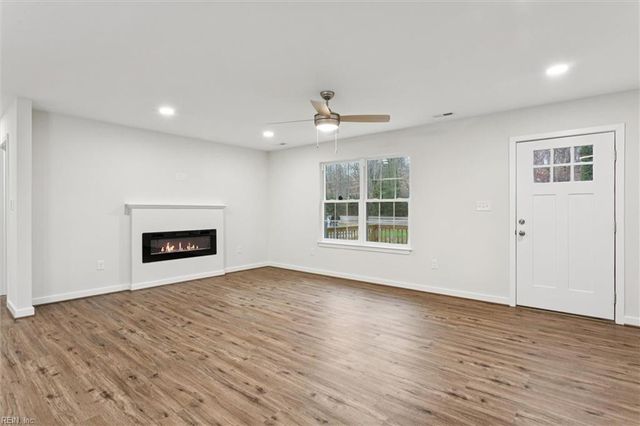 5738 Hickory Fork RD, Gloucester, VA 23061