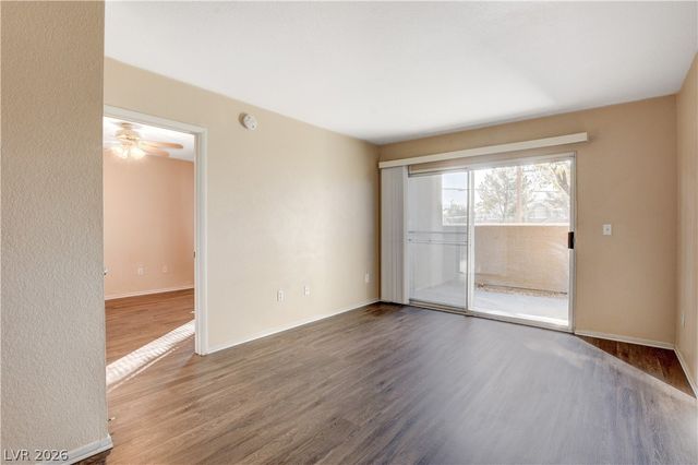 8070 Russell 1064, Las Vegas, NV 89113