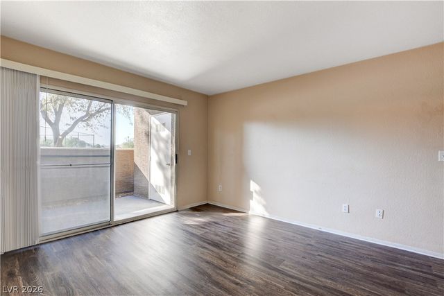 8070 Russell 1064, Las Vegas, NV 89113