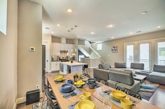 2403 Everett Street C, Houston, TX 77009