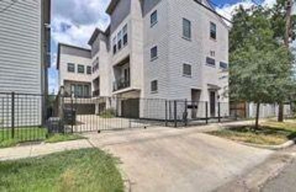 2403 Everett Street C, Houston, TX 77009