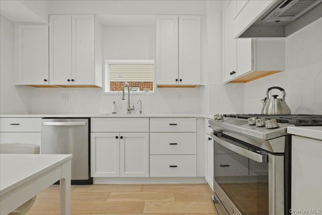 77 Stewart Street, Floral Park, NY 11001