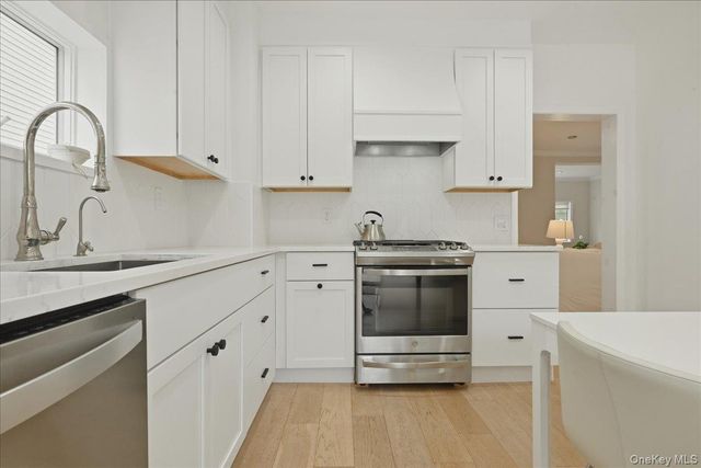 77 Stewart Street, Floral Park, NY 11001