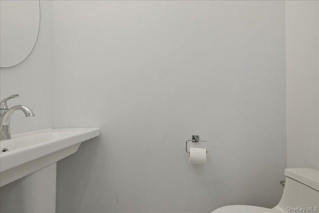 77 Stewart Street, Floral Park, NY 11001