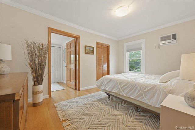 77 Stewart Street, Floral Park, NY 11001