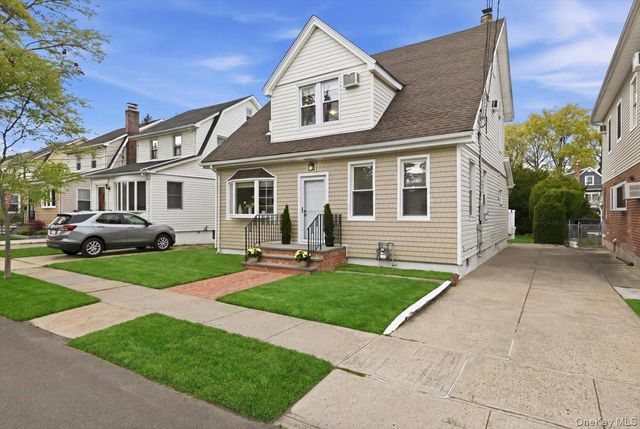 77 Stewart Street, Floral Park, NY 11001