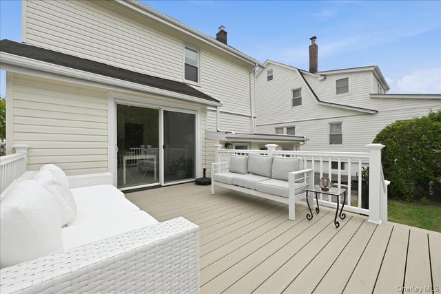 77 Stewart Street, Floral Park, NY 11001