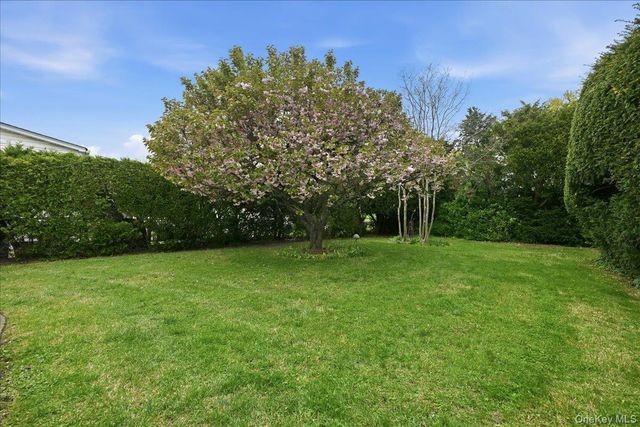 77 Stewart Street, Floral Park, NY 11001