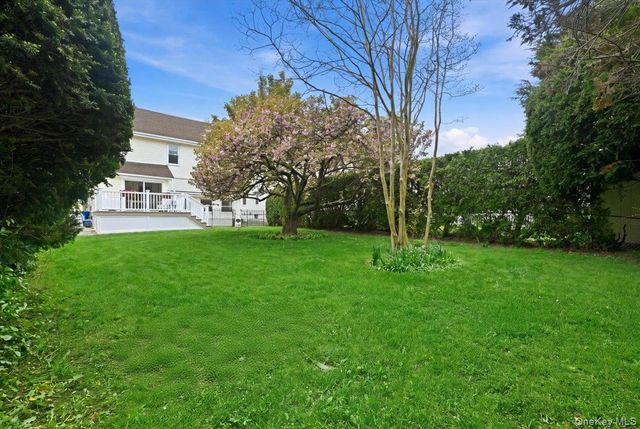 77 Stewart Street, Floral Park, NY 11001