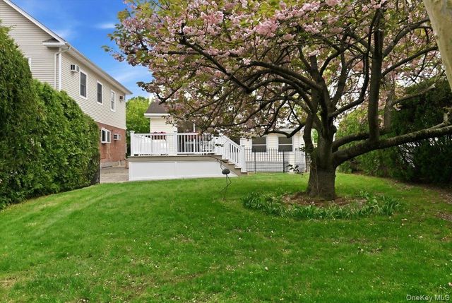 77 Stewart Street, Floral Park, NY 11001