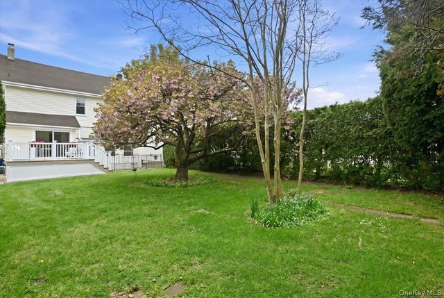 77 Stewart Street, Floral Park, NY 11001