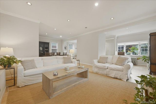 77 Stewart Street, Floral Park, NY 11001