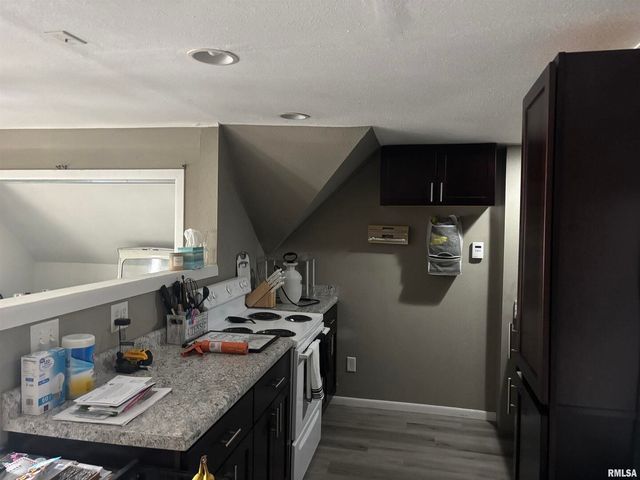 510 2ND Street, De Witt, IA 52742