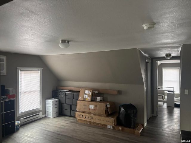 510 2ND Street, De Witt, IA 52742