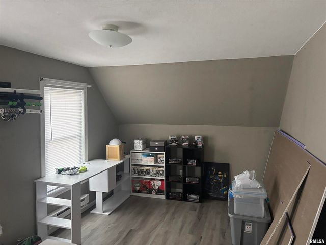 510 2ND Street, De Witt, IA 52742