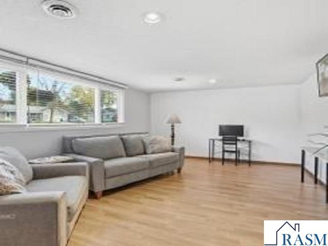 417 S Park Lane, Le Sueur, MN 56058