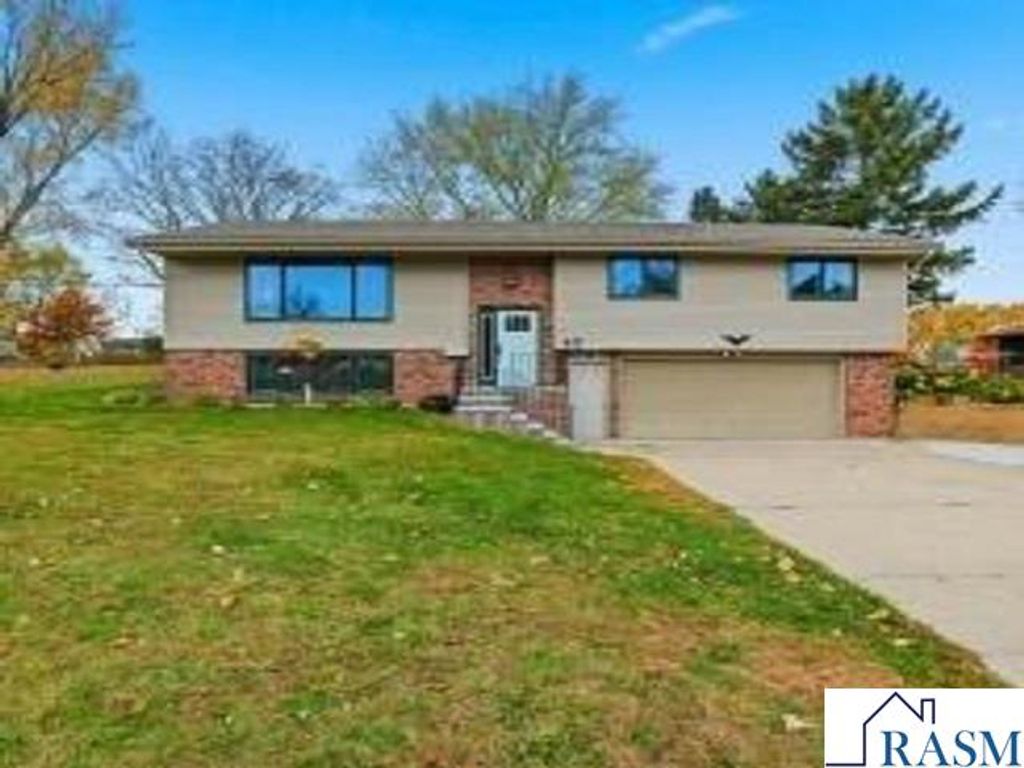 417 S Park Lane, Le Sueur, MN 56058