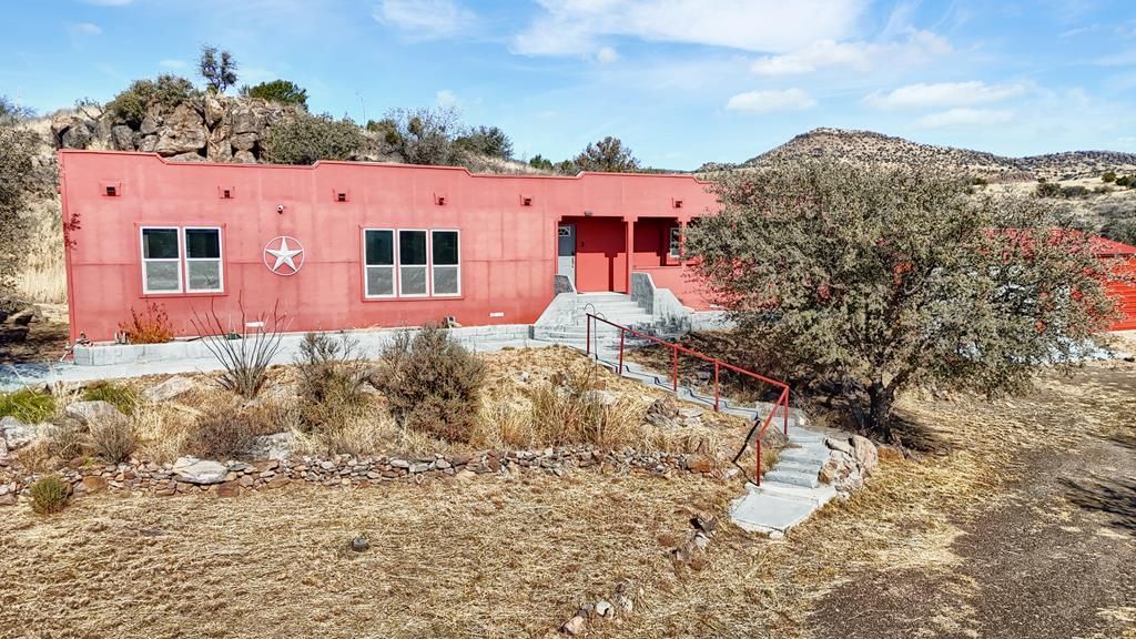 101 W Cedar Drive, Fort Davis, TX 79734