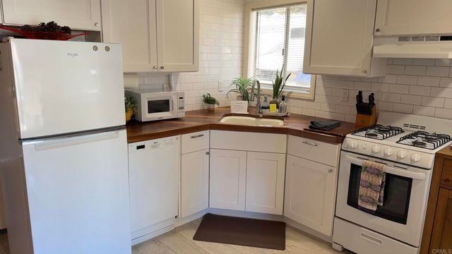 220 Mountain View Bl, Big Bear City, CA 92314