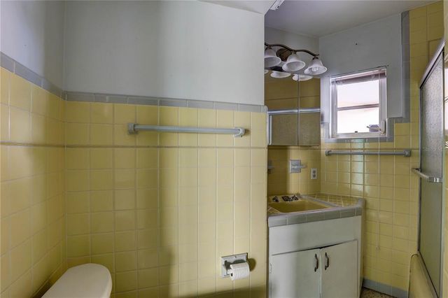 11005 8TH STREET E, Treasure Island, FL 33706