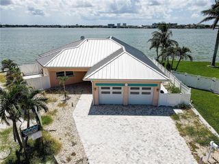 11005 8TH STREET E, Treasure Island, FL 33706