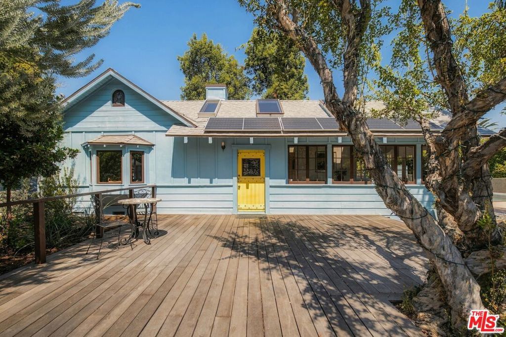 19627 Oxnard Street, Tarzana, CA 91356 — photo 2