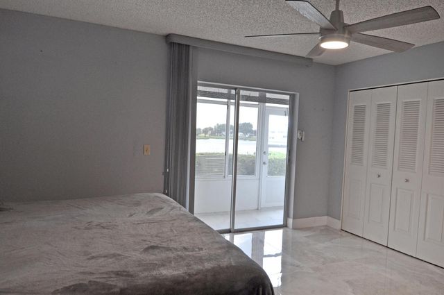 238 Chatham L, West Palm Beach, FL 33417