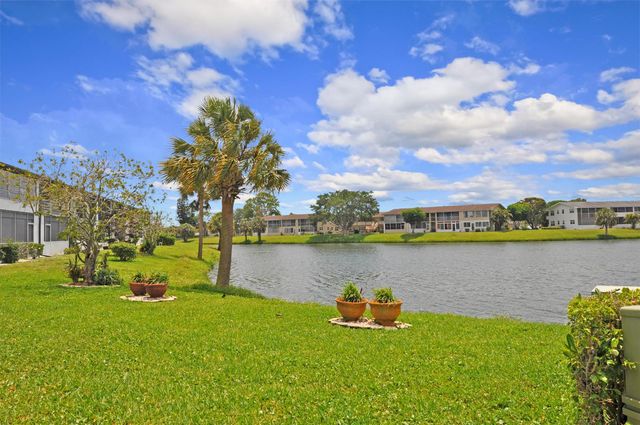 238 Chatham L, West Palm Beach, FL 33417