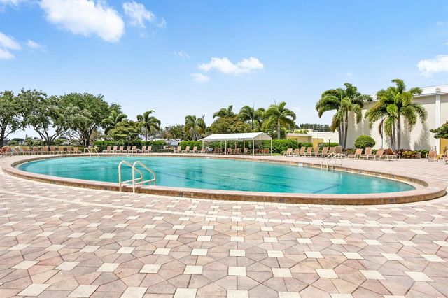 238 Chatham L, West Palm Beach, FL 33417