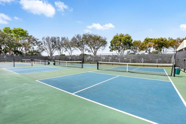 238 Chatham L, West Palm Beach, FL 33417