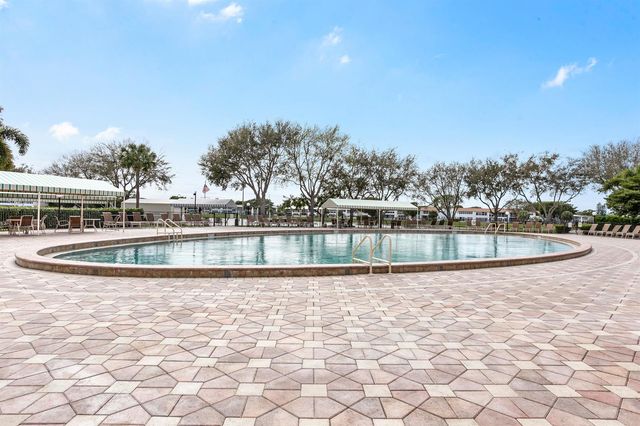 238 Chatham L, West Palm Beach, FL 33417
