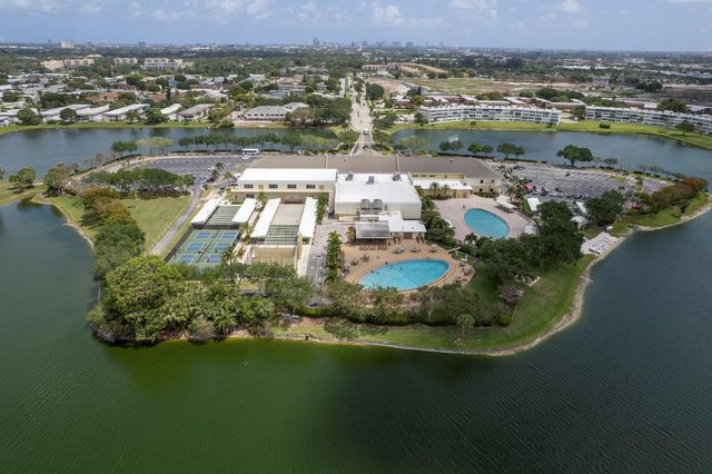 238 Chatham L, West Palm Beach, FL 33417