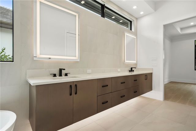 9160 Seaglass Court, Vero Beach, FL 32963
