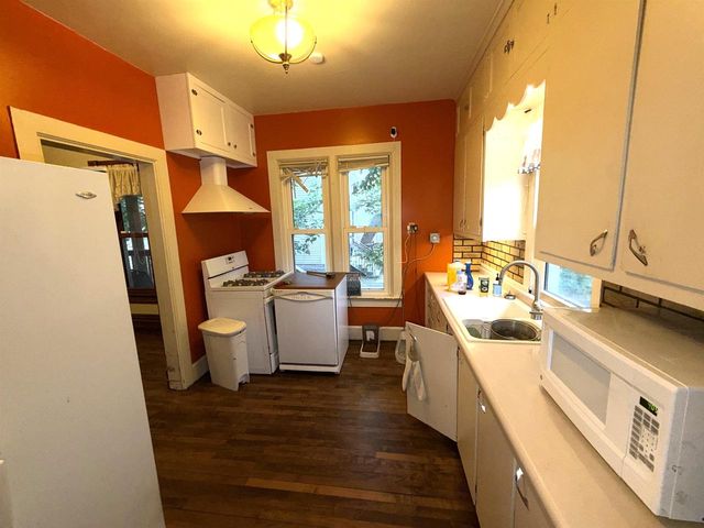 843 DOUSMAN STREET, Green Bay, WI 54303