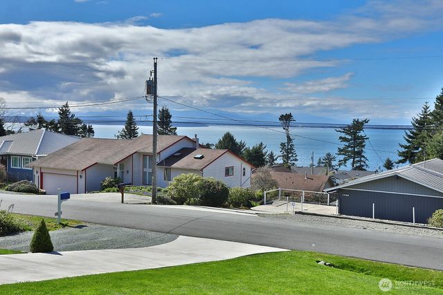 1767 Fircrest Avenue, Coupeville, WA 98239