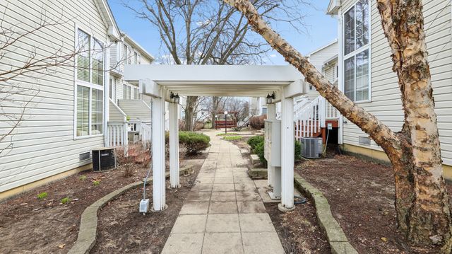 309 Emerald Court, Bolingbrook, IL 60440