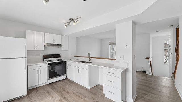 309 Emerald Court, Bolingbrook, IL 60440