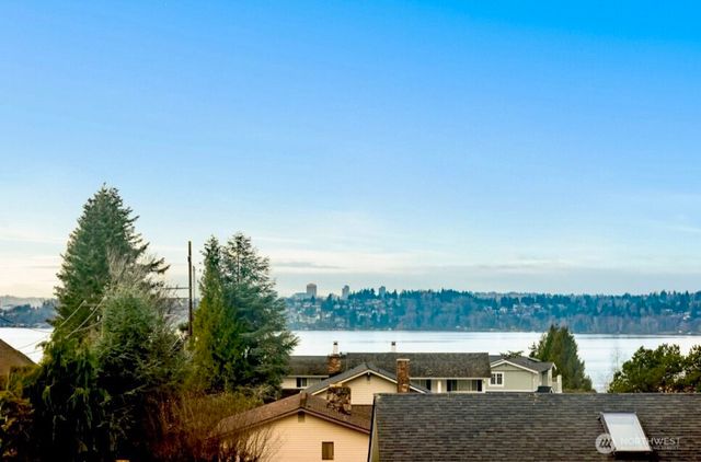 10602 NE 60th Street, Kirkland, WA 98033