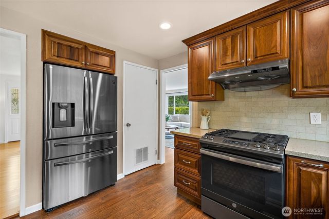 10602 NE 60th Street, Kirkland, WA 98033