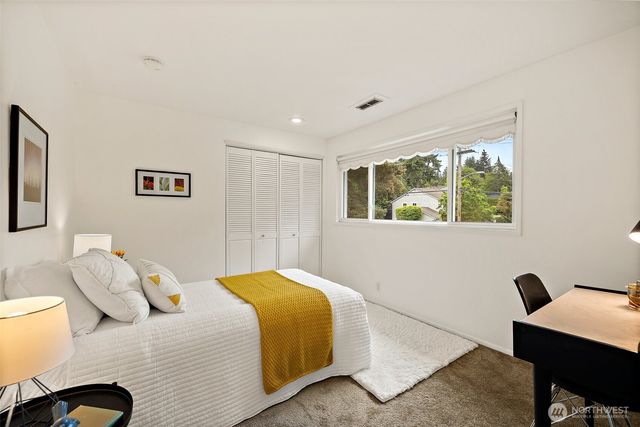 10602 NE 60th Street, Kirkland, WA 98033