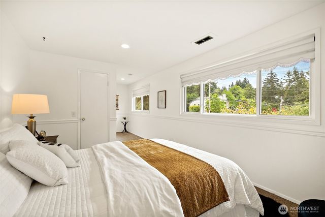 10602 NE 60th Street, Kirkland, WA 98033