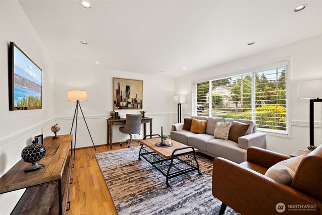 10602 NE 60th Street, Kirkland, WA 98033