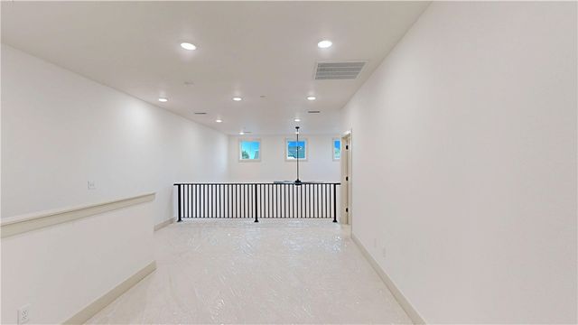 5912 S Bellview Road, Rogers, AR 72758