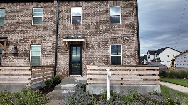 5912 S Bellview Road, Rogers, AR 72758