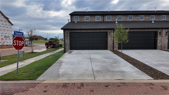 5912 S Bellview Road, Rogers, AR 72758