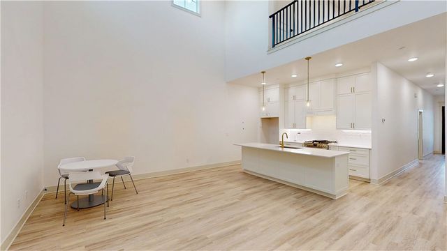 5912 S Bellview Road, Rogers, AR 72758