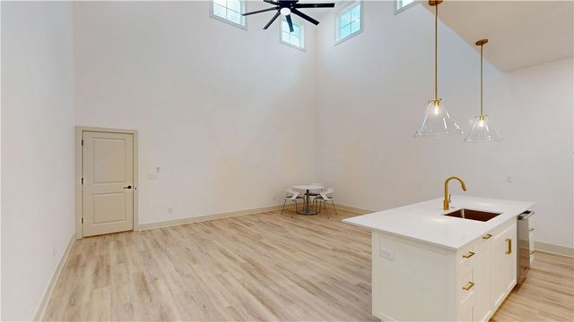 5912 S Bellview Road, Rogers, AR 72758