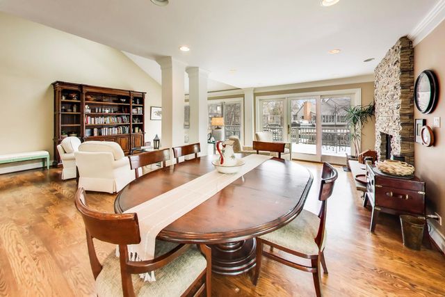 12 Warrington Drive, Lake Bluff, IL 60044