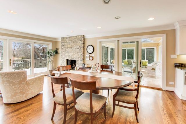 12 Warrington Drive, Lake Bluff, IL 60044