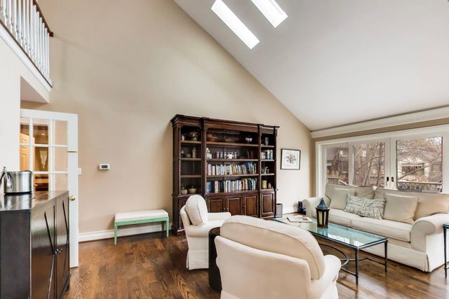 12 Warrington Drive, Lake Bluff, IL 60044